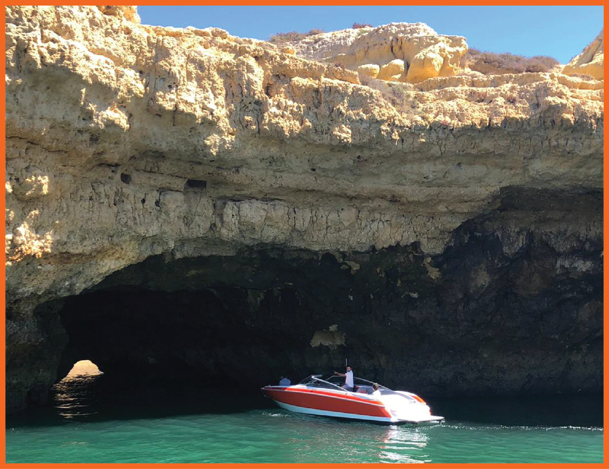 PRIVATE BOAT TO CAVEs